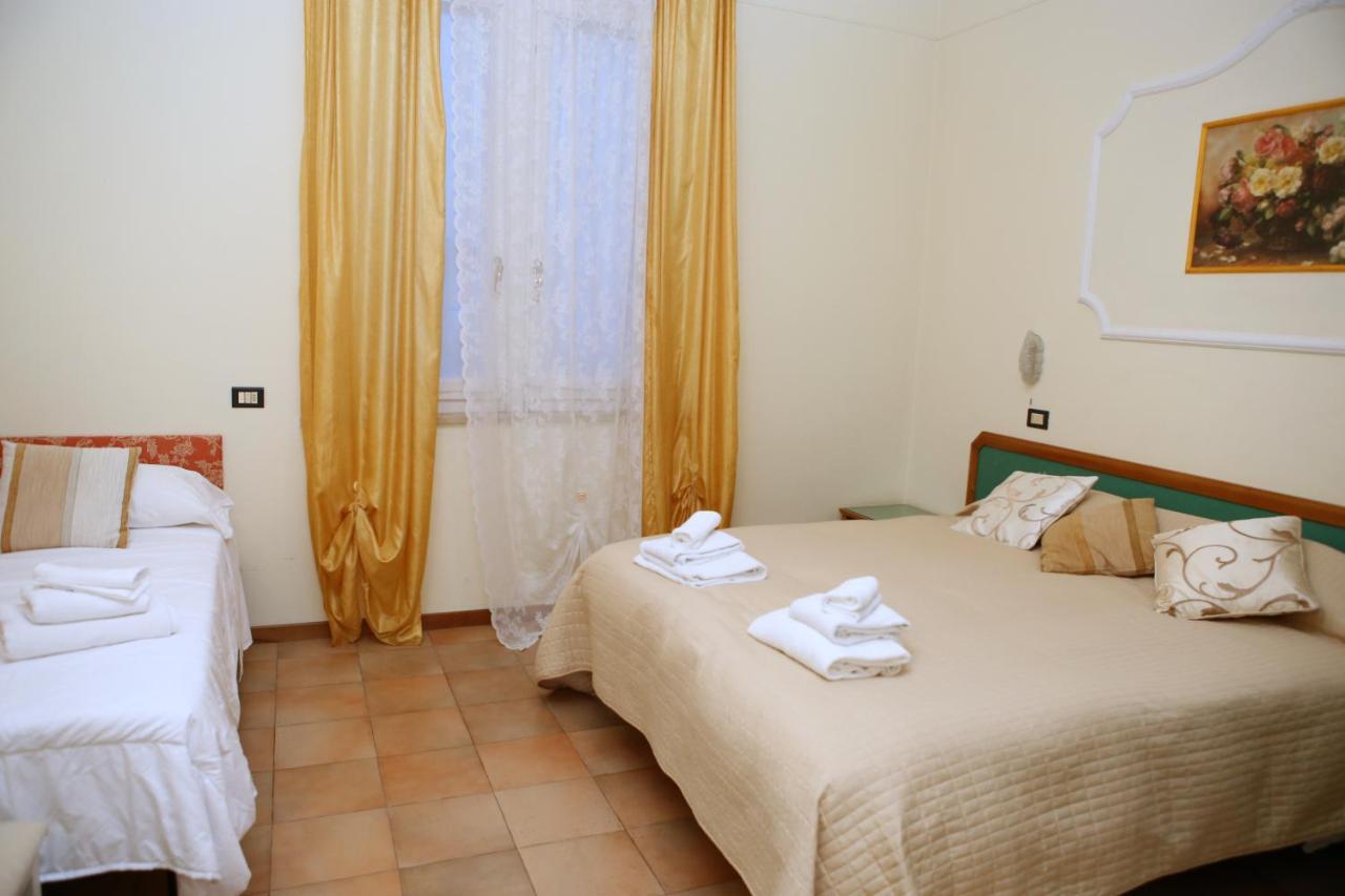 Hotel La Torre Rimini Exterior foto