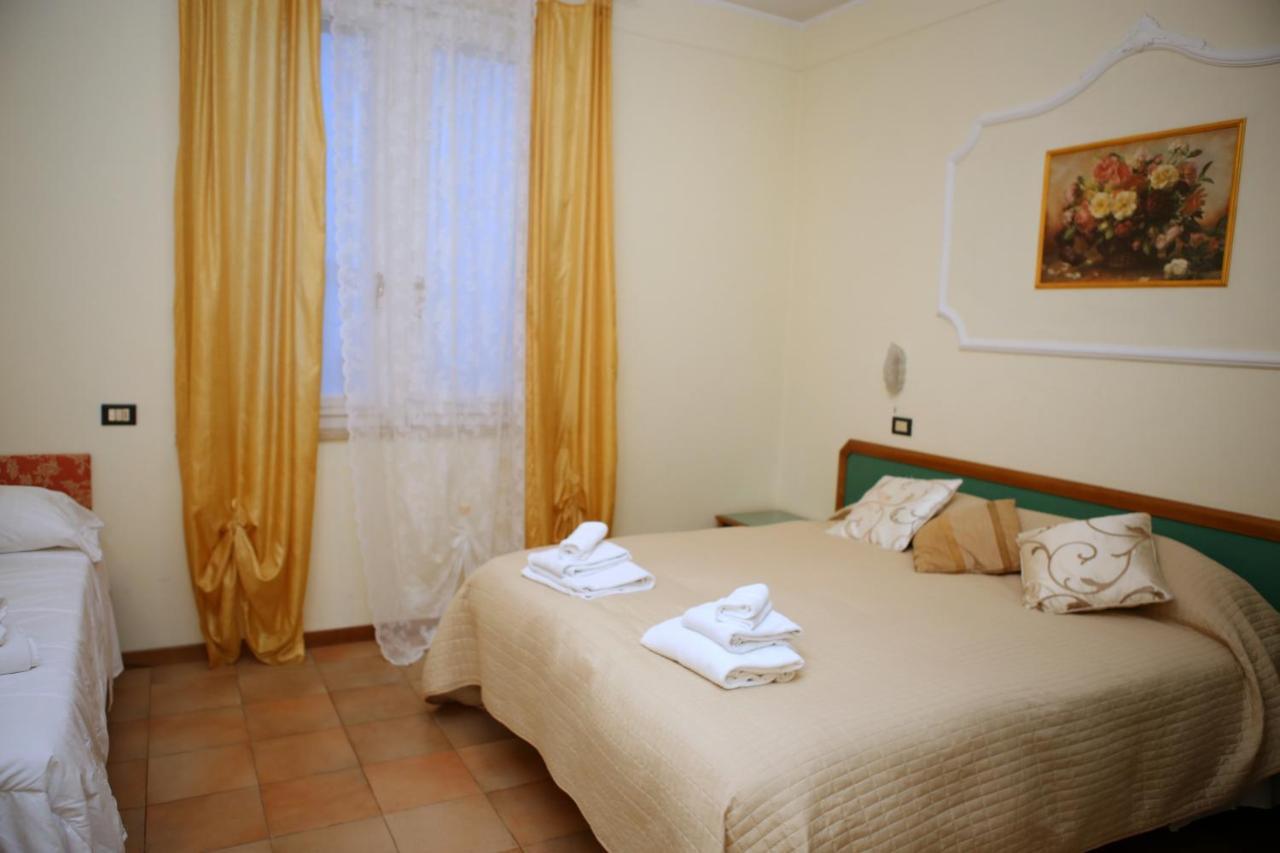 Hotel La Torre Rimini Exterior foto