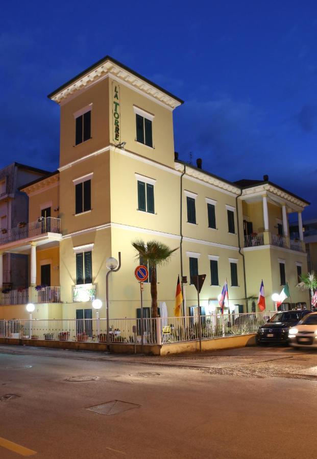 Hotel La Torre Rimini Exterior foto